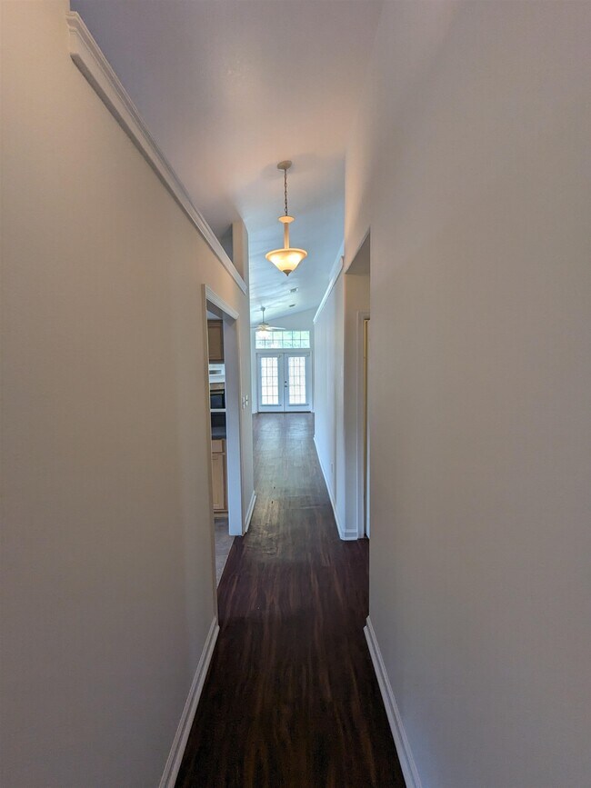 Building Photo - 2242 Heathrow Dr