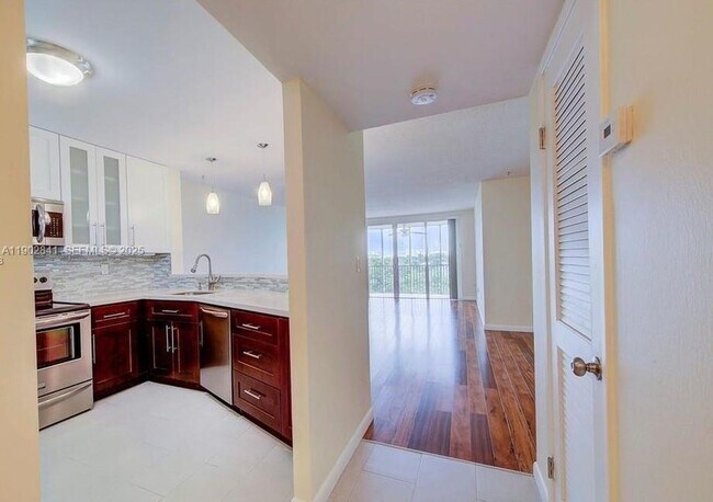 Foto del edificio - 1780 NE 191st St