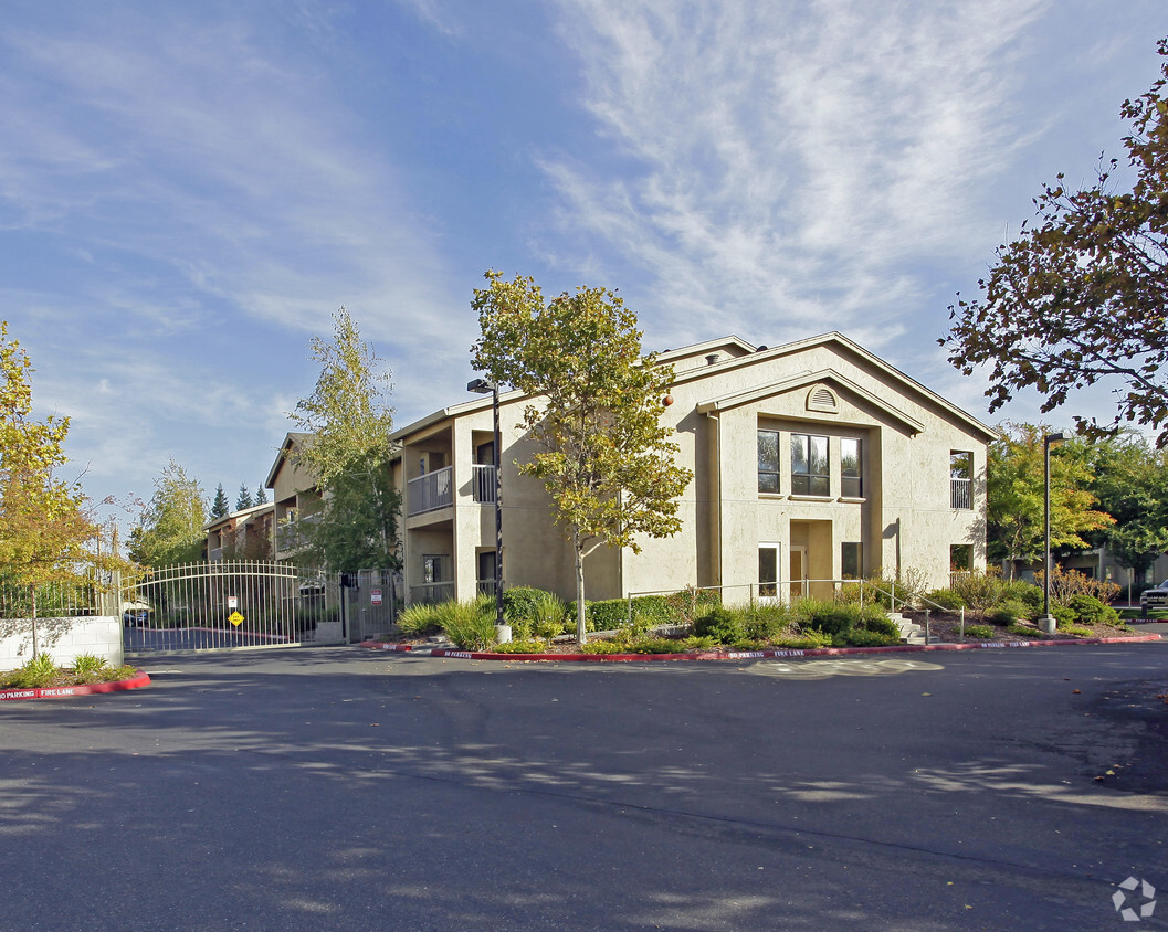 Primary Photo - Winding Commons Seniors Residence