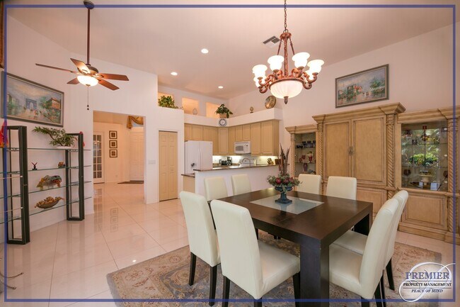 Foto del edificio - ** FIDDLER'S CREEK** POOL HOME - 3 BED / 2 BATH -