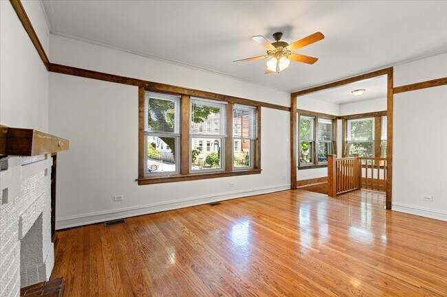 Foto del edificio - 3546 N Bosworth Ave