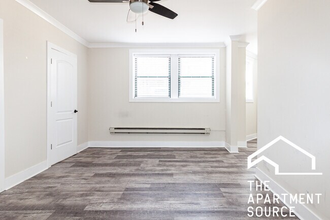 Foto del edificio - 3837 N Greenview Ave