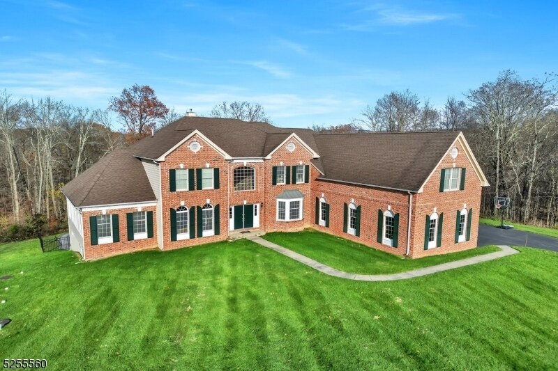 Primary Photo - 48 Flagstone Hill Rd