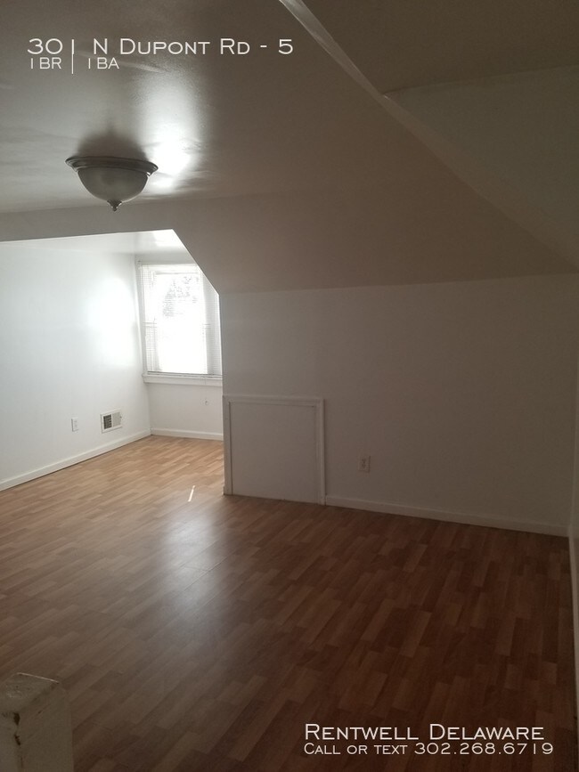 Foto del edificio - 301 N Dupont Rd