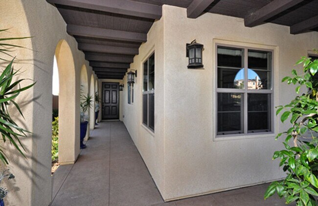 Building Photo - 3BD Home with Amazing Panoramic Ocean Views!