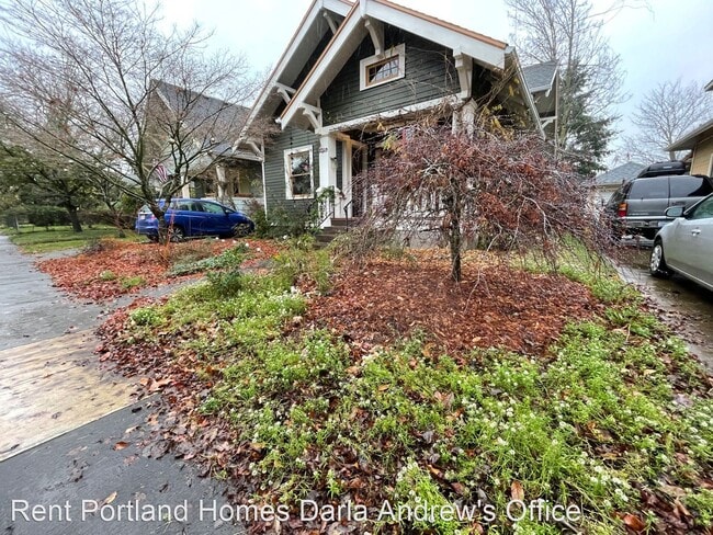 Building Photo - 4 br, 1 bath House - 5329 SE 70th Ave