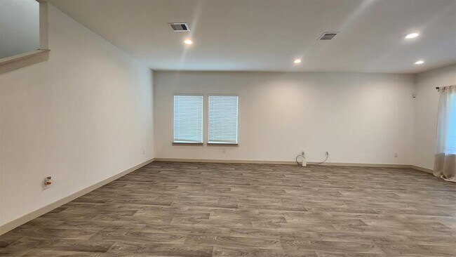 Building Photo - 8027 Brahman Ln