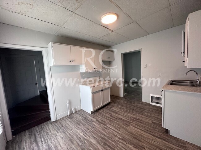 Building Photo - 512 Griffin-