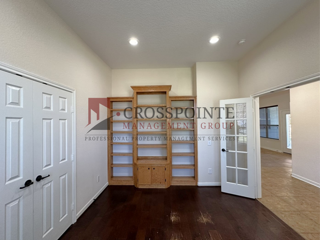 Foto del edificio - Tour Today! 4 bedroom 2.5 Bathroom Home in...