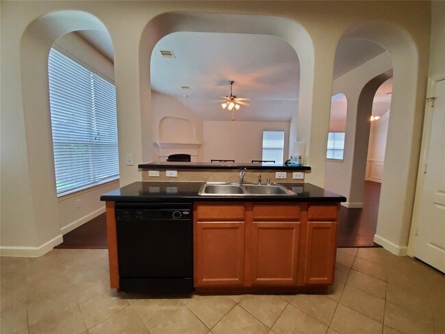 Building Photo - 2210 Apple Spring Dr