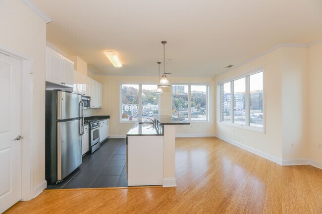 Foto del edificio - Edgewater Harbor Residential