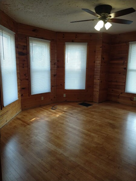 Foto del edificio - 656 W Avon St