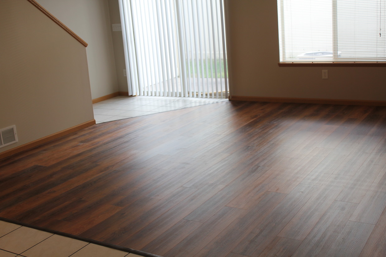 1204 Eastwood St, Holmen, WI 54636 Townhome Rentals in Holmen WI