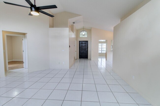 Foto del edificio - 10538 Sun Villa Blvd - Available December ...