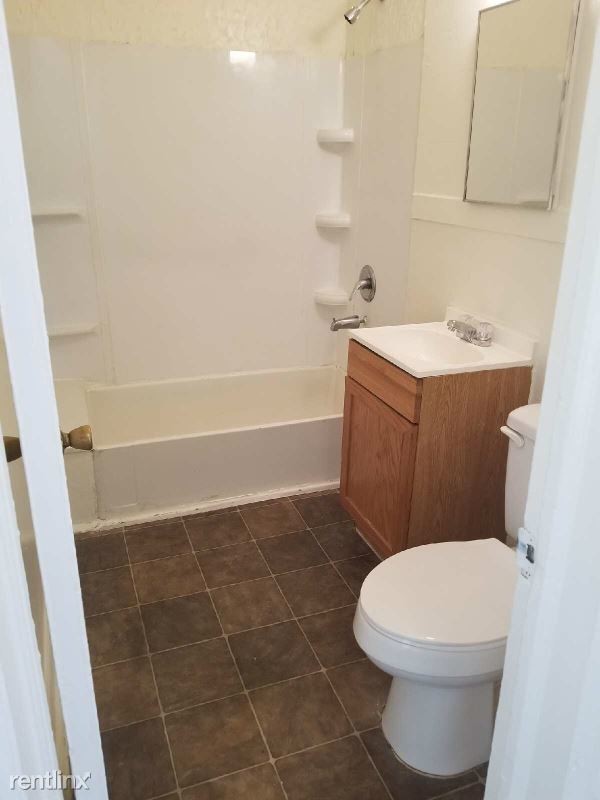 Building Photo - 2 br, 1 bath Apartment - 758 s Sylvan