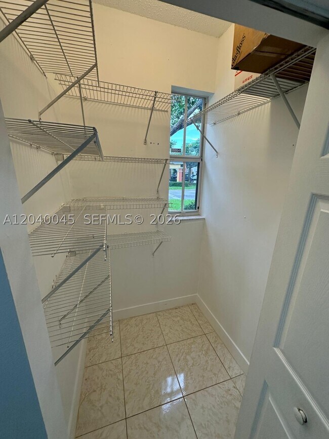 Foto del edificio - 4273 NE 10th Ct