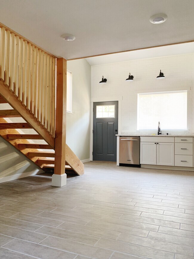 Foto del edificio - 387 Manley Rd