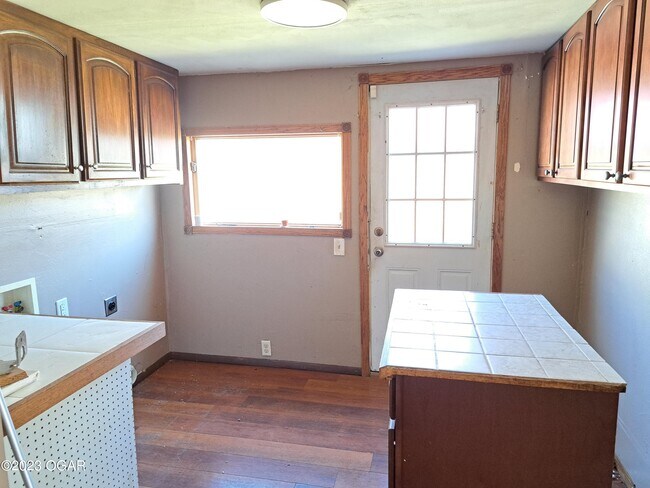Foto del edificio - 407 E 17th St
