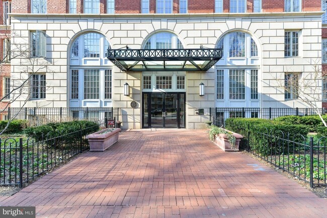 Entry - 1441 Rhode Island Ave NW