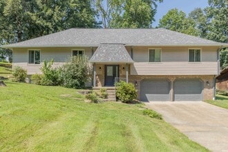 Building Photo - 5122 Woodridge Dr