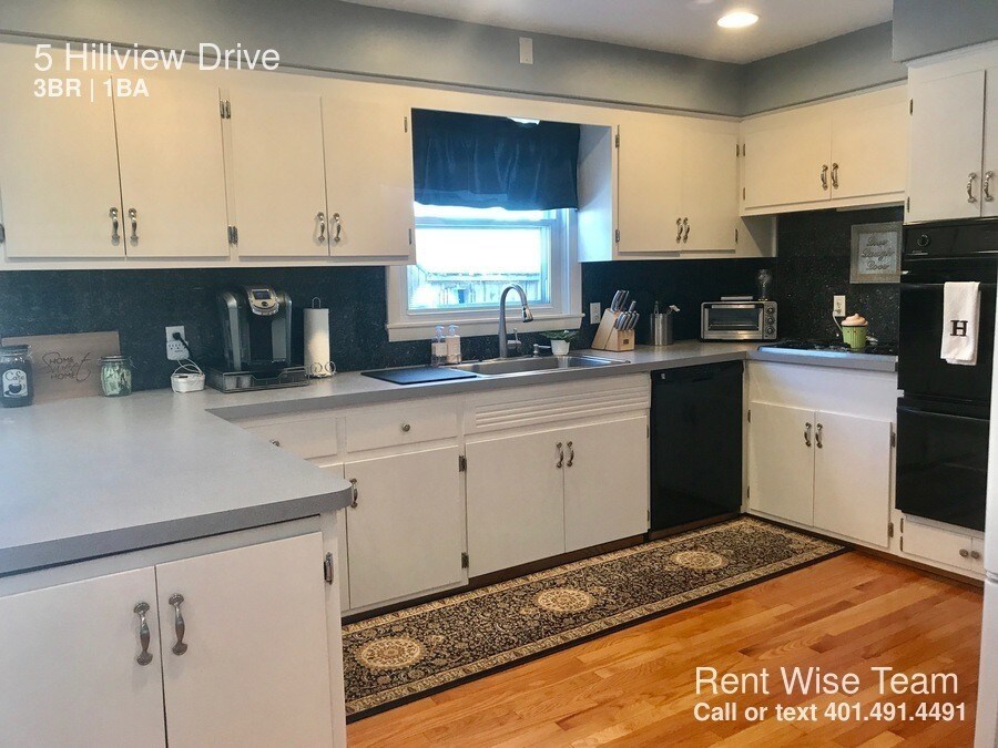 Foto principal - 5 Hillview Dr