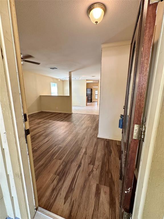 Building Photo - 6913 Sabrina Dr