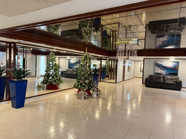 Foto del edificio - 671 NE 195th St