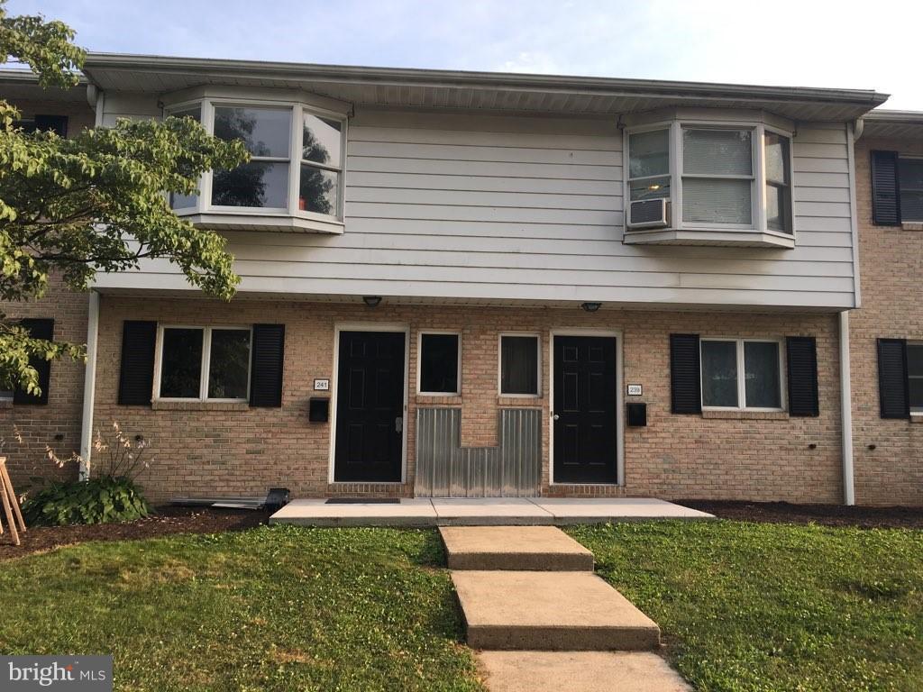 241 Rowe Ave, Greencastle, PA 17225 Townhouse for Rent in Greencastle, PA