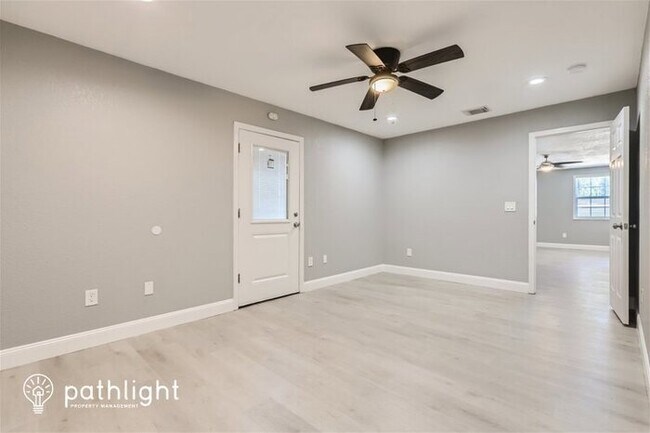 Building Photo - 4505 42Nd Avenue N, St Petersburg, FL, 33714