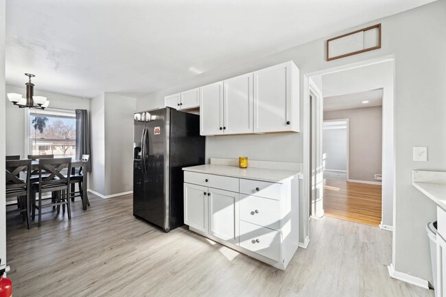Foto del edificio - 348 109th Ave NE