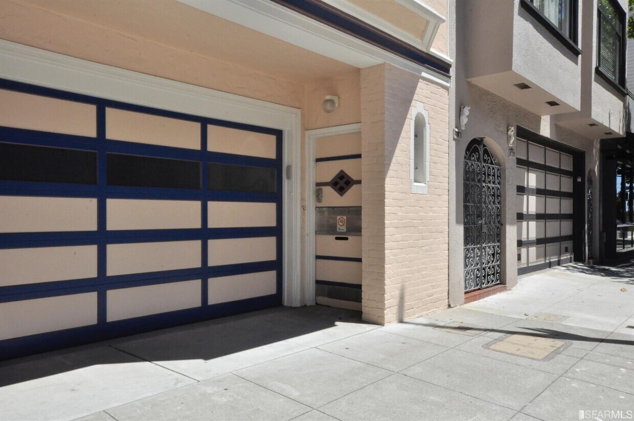 Foto principal - 820 North Point St