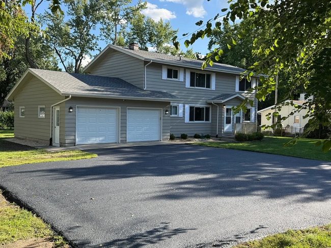 Building Photo - 506 W Fox Rd