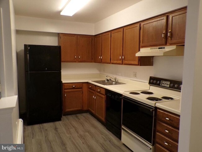 Building Photo - 312 Walnut Ct Way