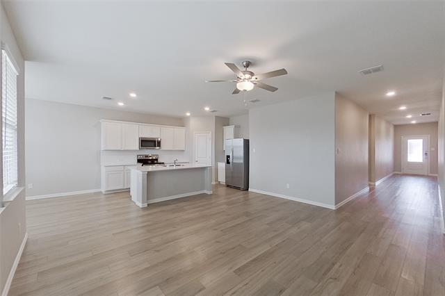 Foto del edificio - 260 Jenkinson Dr