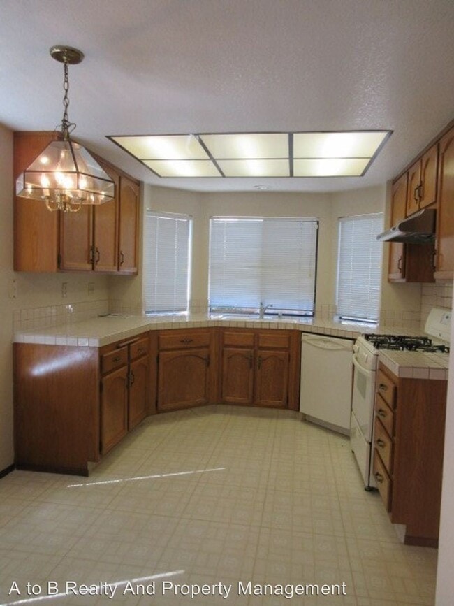 Building Photo - 4 br, 2.5 bath House - 3787 Fulmar Terrace