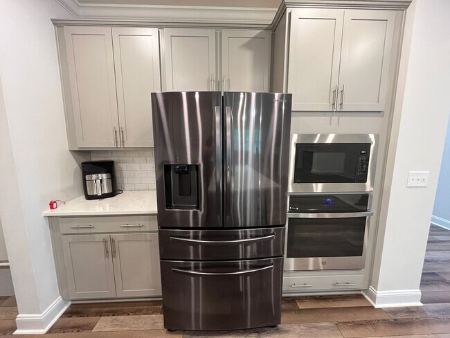 Foto del edificio - Incredible 4BD, 3BA Raleigh House with Bon...