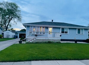 Building Photo - 115 Lexington Dr