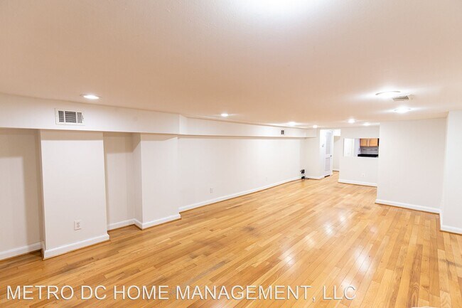 Foto del edificio - 2 br, 1 bath House - 1350 Kenyon St, NW Ba...