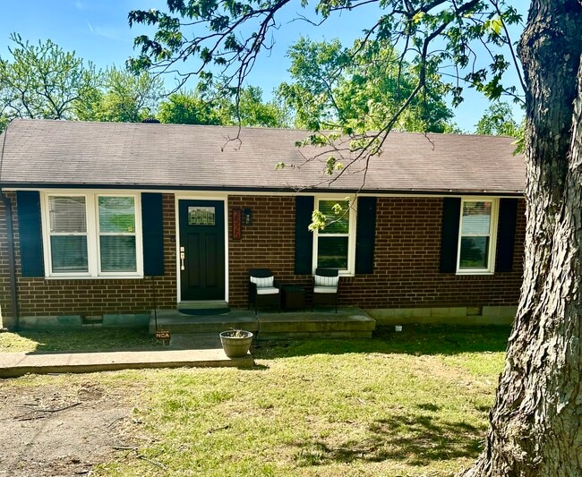 Building Photo - 2525 Bethwood Dr