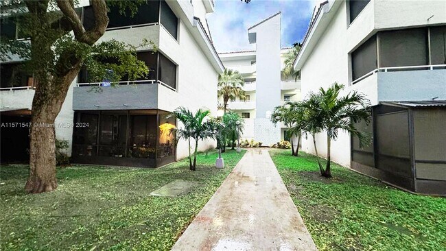 Foto del edificio - 8335 SW 152nd Ave