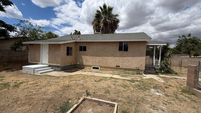 Foto del edificio - 113 1/2 Harris Drive, Rear House