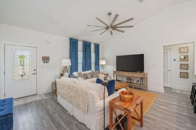 Building Photo - RENTAL 3/2 split floor plan move in ready!
