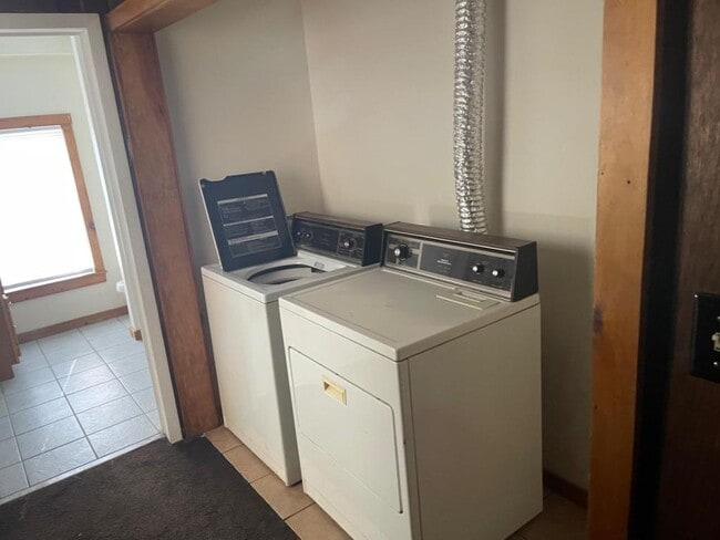 Foto del edificio - 408 Upper