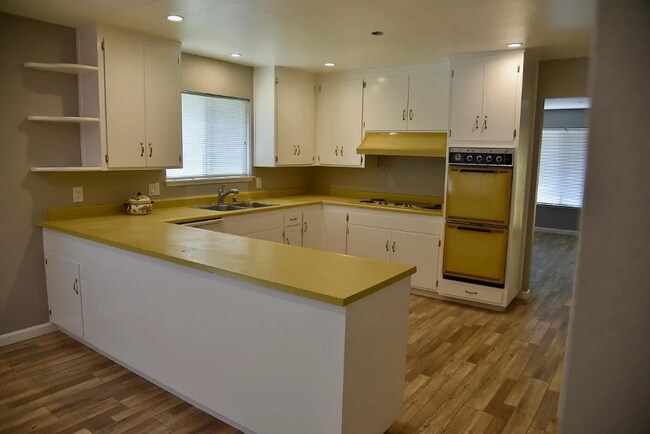 Foto del edificio - 1600 Main St