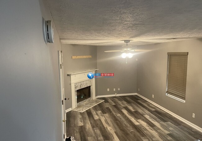 Building Photo - Spacious 4 bedrooms split-level house in Lithonia