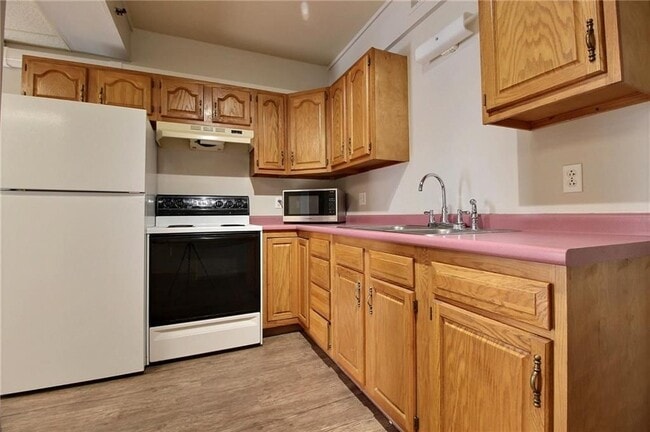 Building Photo - 55 Beach St