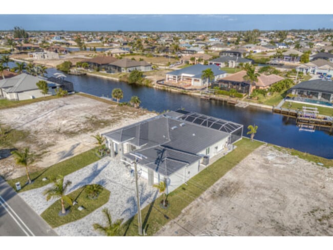 Building Photo - Upcoming Rental-Available October