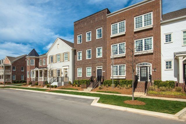 Executive Townhouse Berry Farms near I-65. - Townhome Rentals in ...