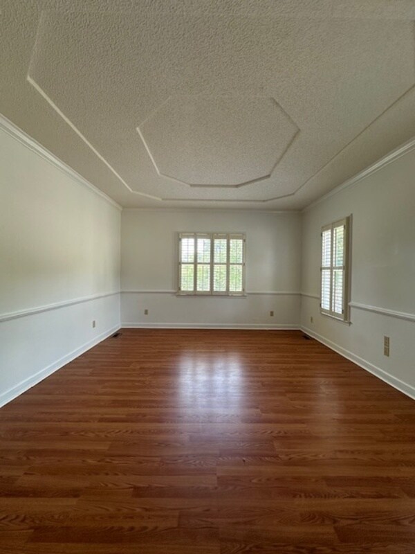 Building Photo - 317 Clearview Drive