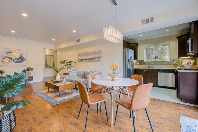 Foto del edificio - 5633 Carlton Way